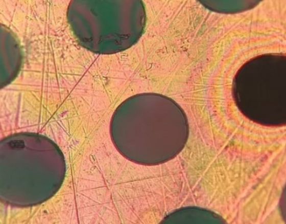 Vật liệu nhẹ hơn nhựa và cứng hơn thép