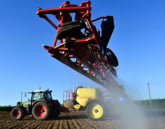 Pháp ngừng sử dụng thuốc diệt cỏ S-metolachlor